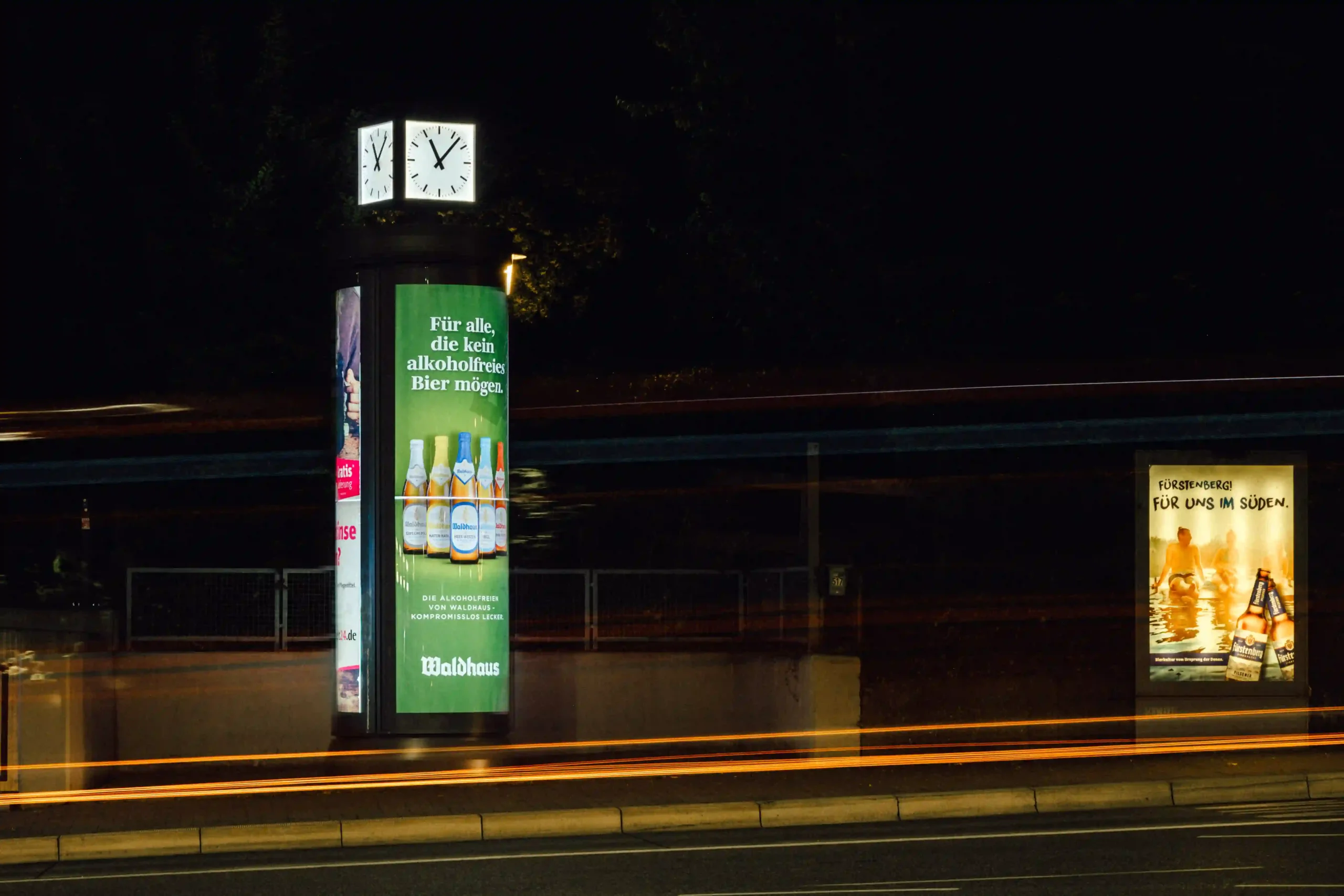 Aussenwerbung leuchtend